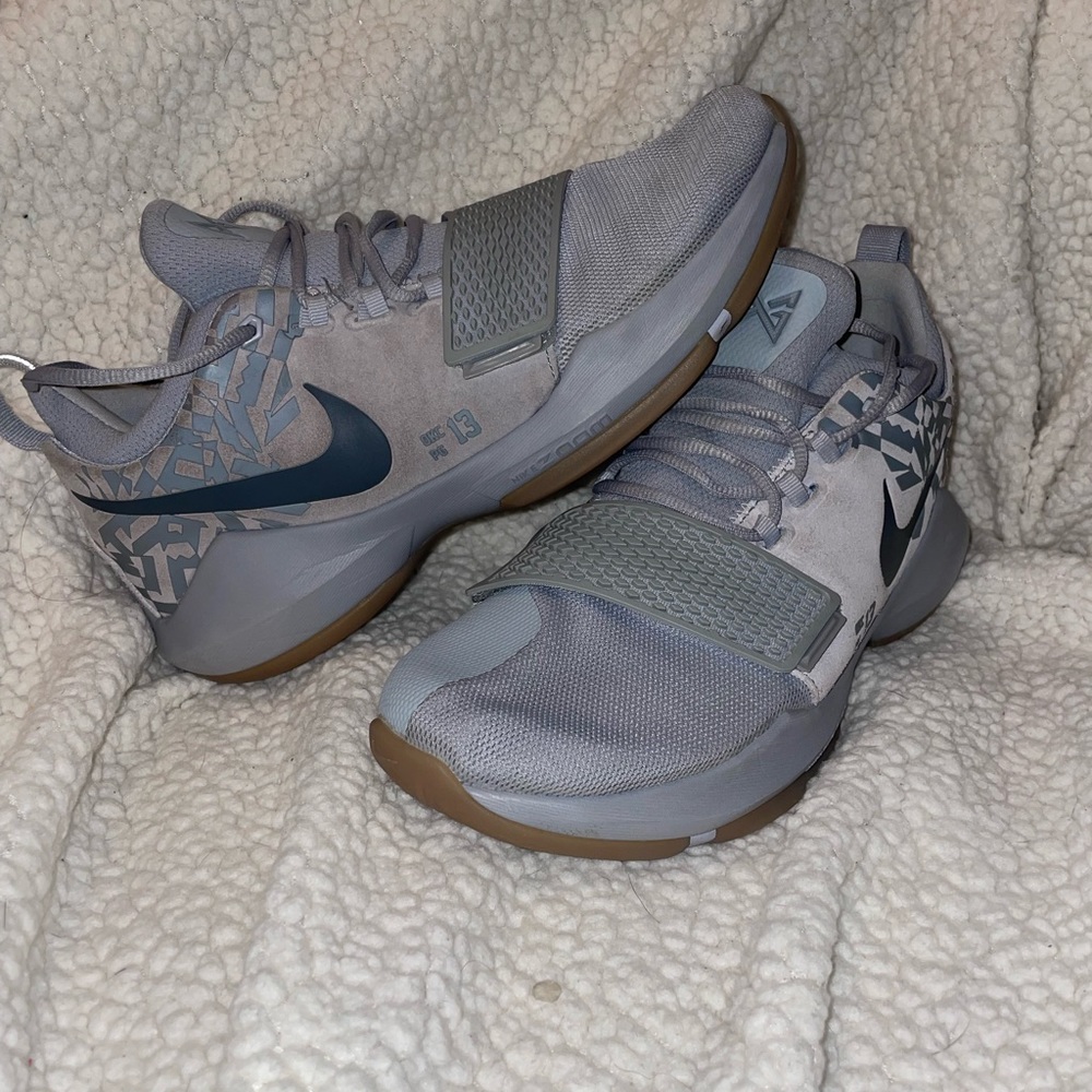nike pg1 baseline grey shoe ( paul george collection )